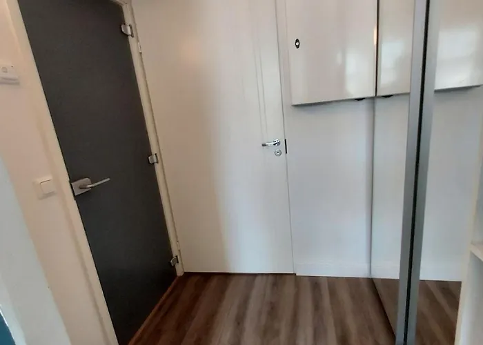 With Roof View Next To Railway Station Apartmán *